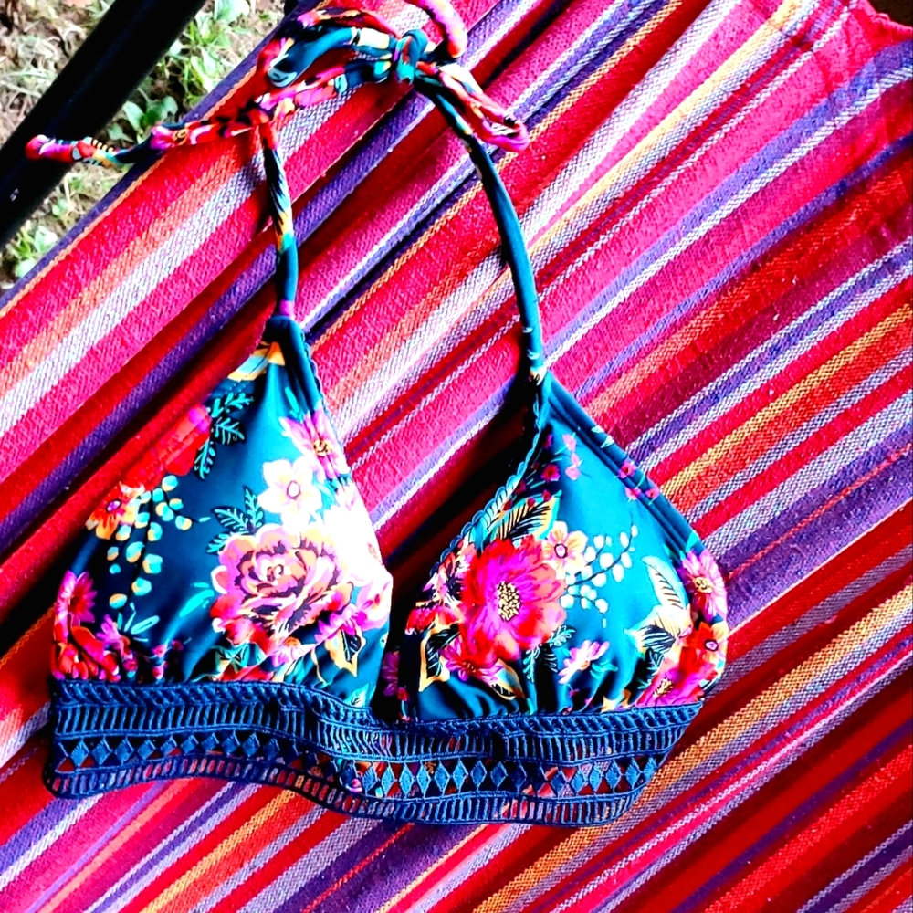 M - Exhilaration Bikini Top